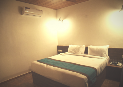 amaranth-deluxe-room-2